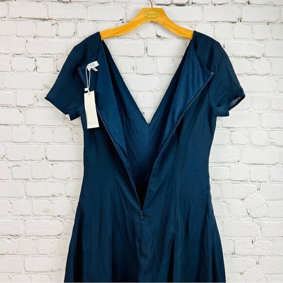 NEW with Tags Tobi Navy Plunge V-Neck Short Sleeve Mini Skater Dress - Picture 7 of 13